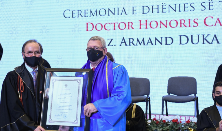 “Doctor Honoris Causa”  për Presidentin e Federatës Shqiptare të Futbollit, Armand Duka