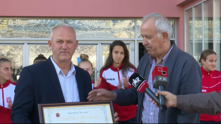 “Mirënjohje” për presidentin e Vllaznisë në futboll femra, Lazër Matija