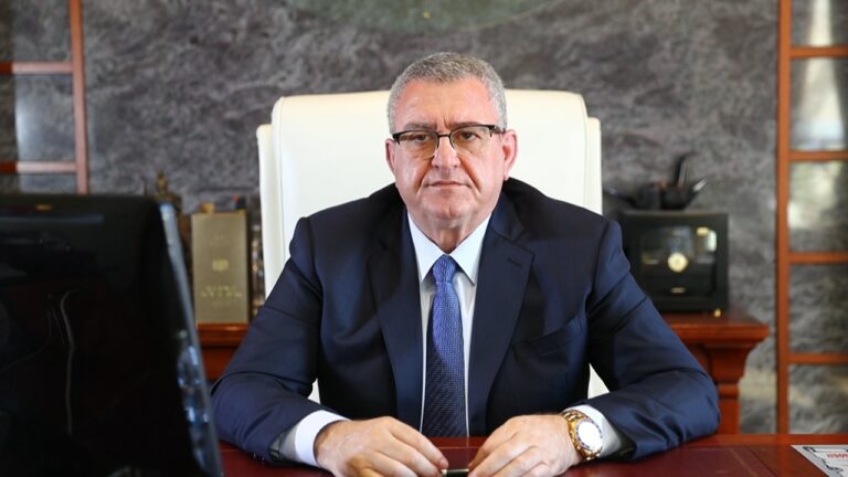 Presidenti i FSHF-së, Armand Duka konfirmon trajnerin Reja në krye të Kombëtares kuqezi