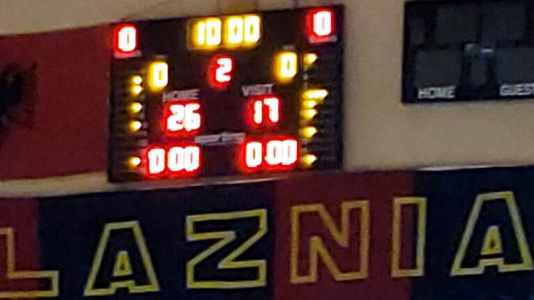 Basketboll-Sfidë interesante në Shkodër, Vllaznia fiton periodën e parë 26-17, Teuta përmbys në të dytën duke fituar pjesën e parë 35-40
