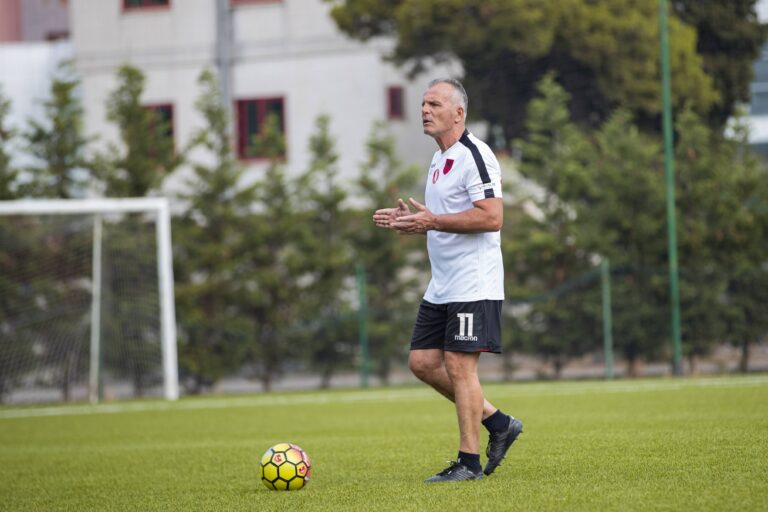 Futboll Femra-Shqipëria U-17/Trajneri Agustin Kola kërkon kualifikimin dhe ngjitjen në Ligën A