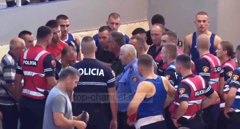 Boks-Incidenti në Shkodër, presidenti Kalivopulli paralajmëron dorëheqjen, opinioni sportiv e kundërshton