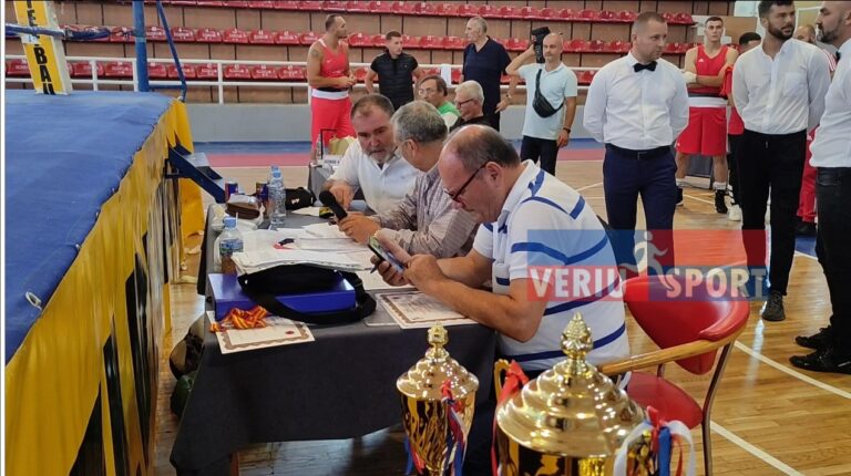 (Video)Kryegjyqtari Baftjar Abazaj dhe tajneri Zef Gjoni, flasin pas mbylljes së K. Kombëtar të boksit në Shkodër-Vllaznia shpallet kampione si ekip