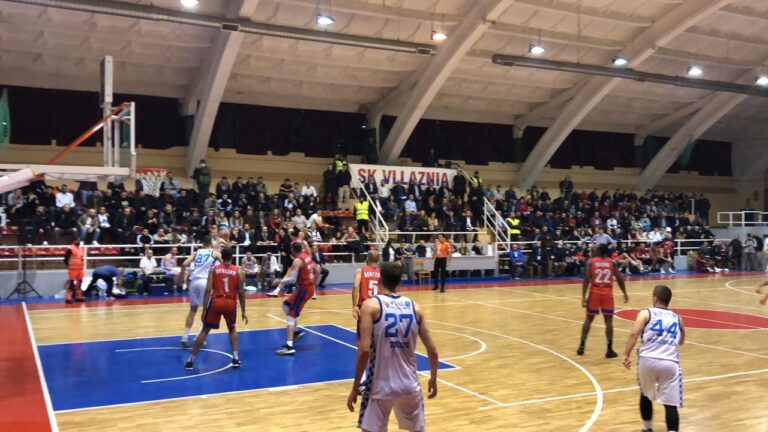(Video) Superkupa Mbarëkombëtare/Gjysëmfinalja, Vllaznia-Prishtina, pjesa e parë 43 me 39 për kuqeblutë
