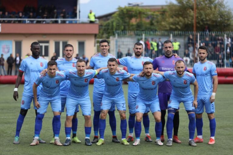 Vllaznia përmbys Labërinë, nga 2-1 në Vlorë në 4 me 0 në Shkodër. Kuqeblutë kualifikohen në turin e dytë të Kupës së Shqipërisë