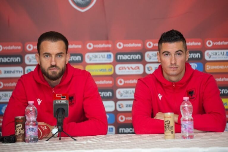 Prag ndeshja, Angli-Shqipëri/Çikalleshi dhe Roshi në konferencë shtypi: “Shqipëria është rritur, luajmë pa frikë në Uembli”