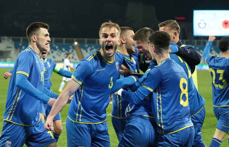 Dueli i 21 vjeçarëve të shqiptarëve në “Fadil Vokrri”, Kosova mund Shqipërinë në kohën shtesë