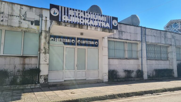 Shtyhen punimet e Asamblesë SHRF Gjirokastër. Dervishaj akuzon për presioneve politike