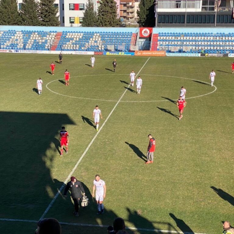 Kastrioti-Vllaznia 0-1. Kuqeblutë marrin tre pikë shumë të rëndësishme që i mbajnë në luftë për kreun
