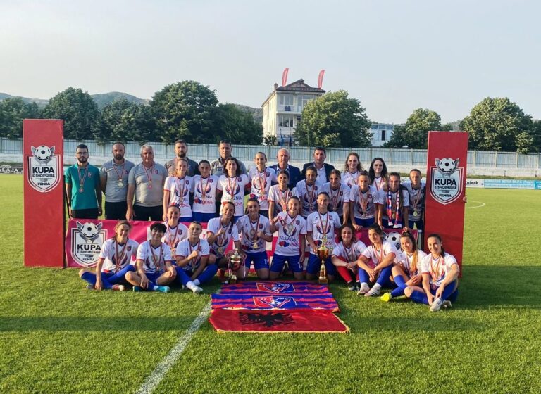 Futboll Femra-Pas kampionatit, Vllaznia fiton edhe Kupën e Shqipërisë. Kueblutë mundën Tiranën në finale 7-0