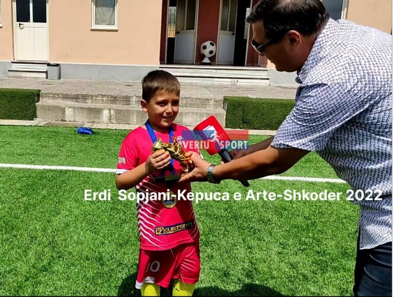 (Video) Talenti Erdi Sopjani, i Pro Prishtina, fitues i “Këpucës së Artë” në Turneun Ndërkombëtar, “Shkodra Summer Cup 2022”
