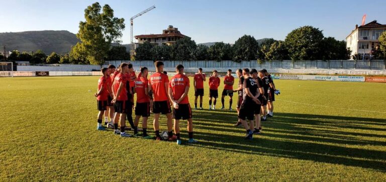 Kuqezinjtë 21 vjeçarë përgatiten për Kosovën. Të hënën, ndeshja e fundit për eleminatoret e Evropianit 2023