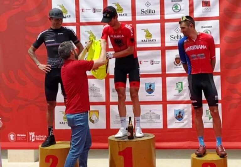 Rrethi i 79-të Çiklistik i Shqipërisë- Ylber Sefa sfidon në finish rumunin Cristian Raileanu duke u shpallur kampion