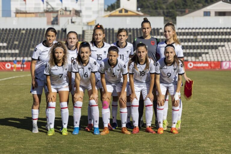 Futboll Femra-Eliminatoret e Europianit U-17/ Shqipëria, mund thellësisht Moldavinë 9-1