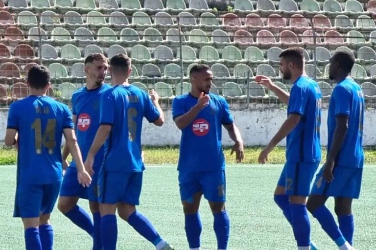 Kategoria e Parë: Barazon Dinamo. Pas javës së 4-tërt, blutë bashkëkryesojnë me Tërbunin dhe Korabin