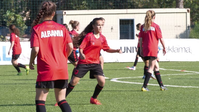(Video) Shkodranja Laura Gjergji dhe kapitenia Gelda Kadiolli, flasin në pragturneun ”UEFA Development U-15” për vajza