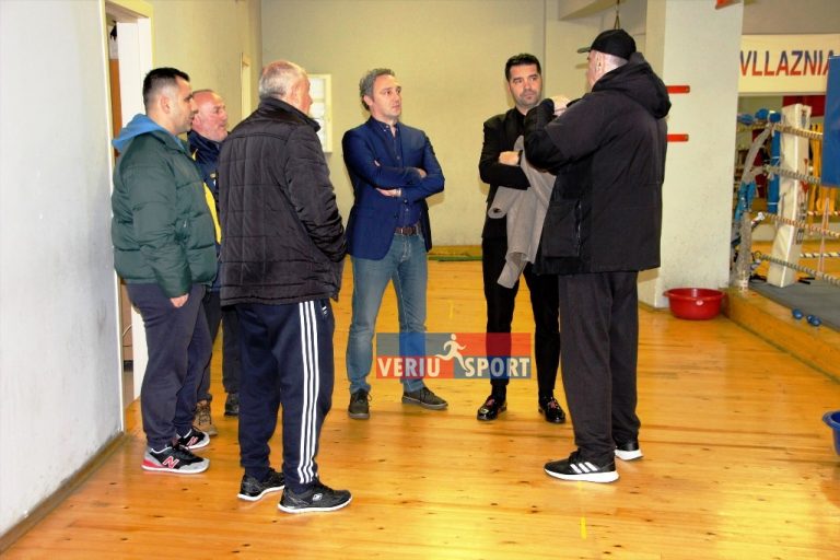 Boks-Shkodra, gati për “Natën e Kampionëve”. Kryebashkiaku Bardh Spahia, takim me boksierët dhe stafin teknik
