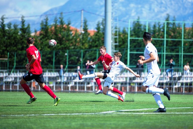 Kombëtarja U-17, teston 70 lojtarë të vitlindjes 2007-2008 që luajnë në Shqipëri, në Gjermani dhe Itali. Pjesë e listës edhe Pepnikaj dhe Kthupi të Vllaznisë