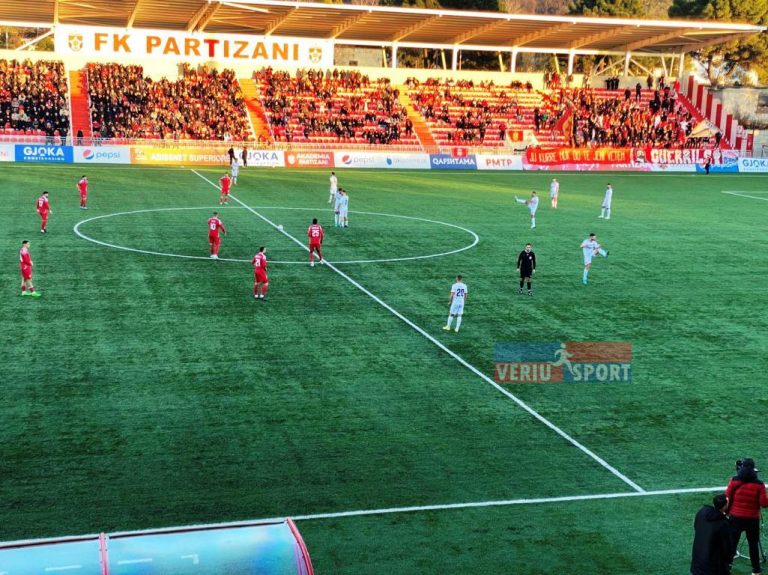 Partizani-Vllaznia, gati për start. Trajnerët, Kolela dhe Josa, zbardhin formacionet