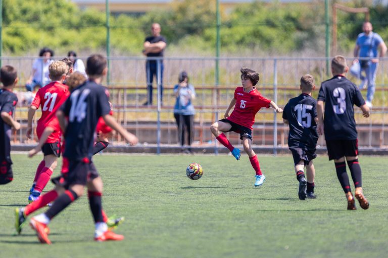 (Video) Flet zyrtari i UEFA-s: Turneu i Përfaqësueseve Rajonale, mundësi fantastike për të zbuluar talente