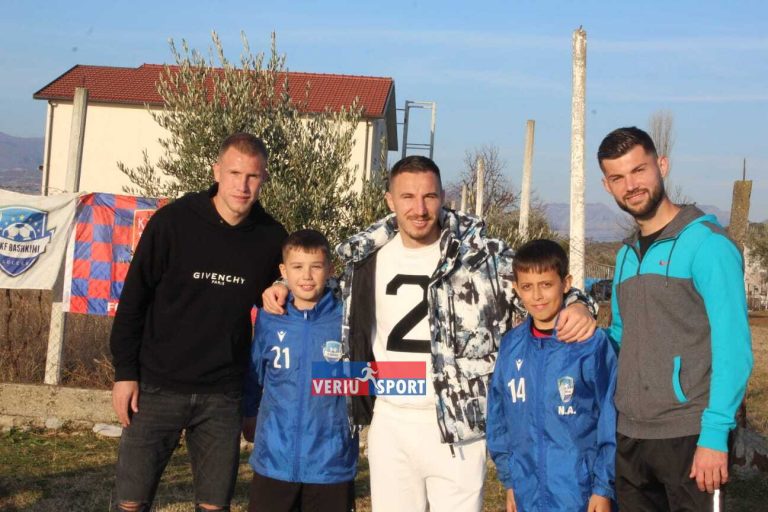(Video)Titullarët e Vllaznisë, Gurishta, Balaj, Marku, takim me futbollistët e vegjël të KF Bashkimi