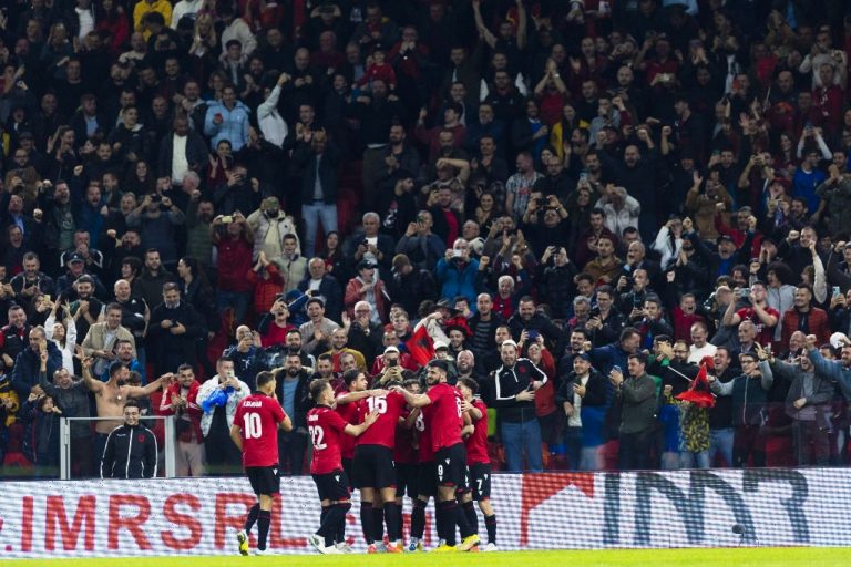Marsi kuqezi / Nga transferta e Varshavës te Kombëtaret U-21, U-19, U-17 & 3 turne ndërkombëtar me Shqipërinë si mikpritëse