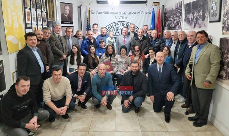 Ceremoni/Vatra- Federata Pan-Shqiptare e Amerikës, nderon  legjendën e futbollit shqiptar, Ramazan Rragami, në 1 vjetorin e vdekjes