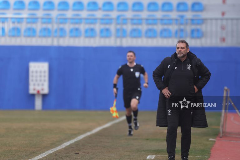 Humbja me Vllazninë trondit stolin e Colellës