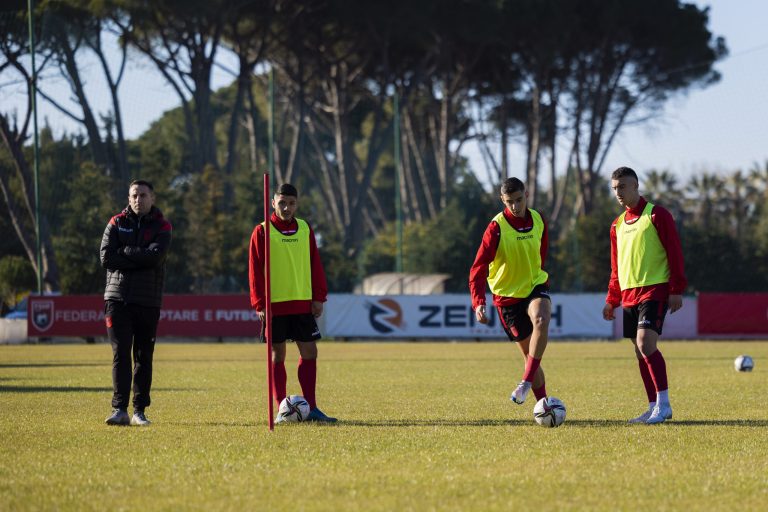 Grumbullohet Kombëtarja U-17 Shqipëria U-17. Në listë edhe shkodranët, Selmani dhe Kubazi(Elite Round i Europianit)