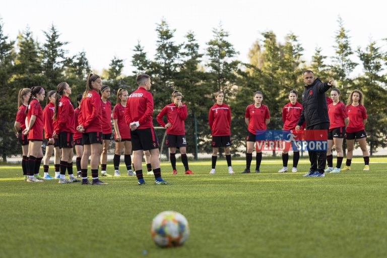 (Video) Futboll Femra- Trajneri i kombëtares U-19, flet në prag të Kampionatit Europian për këtë grupmoshë