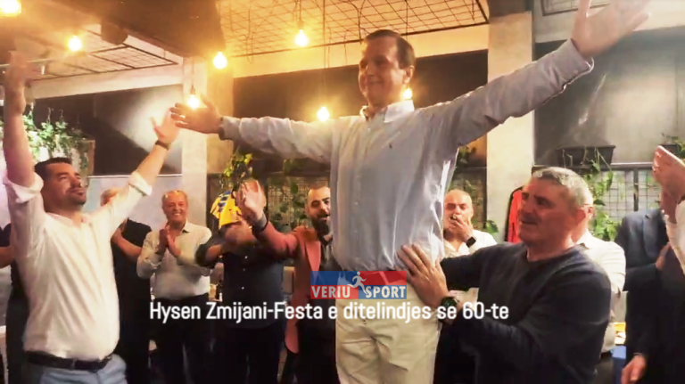 (Video) Ish futbollisti shkodran, Hysen Zmijani, feston ditëlindjen e 60-të mes miqve veteran të futbollit, Vllaznisë, Tiranës dhe Flamurtarit(Pamjet e plota)