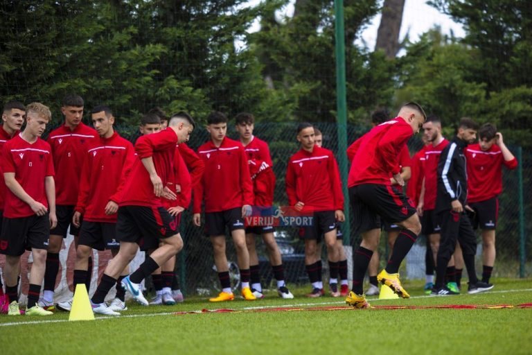 (Video)Turneu ‘UEFA Development U-16’, flasin titullarët Ergis Arifi dhe Erigestino Pepnikaj: Përballë kemi ekipe të forta, por ne do të fitojmë