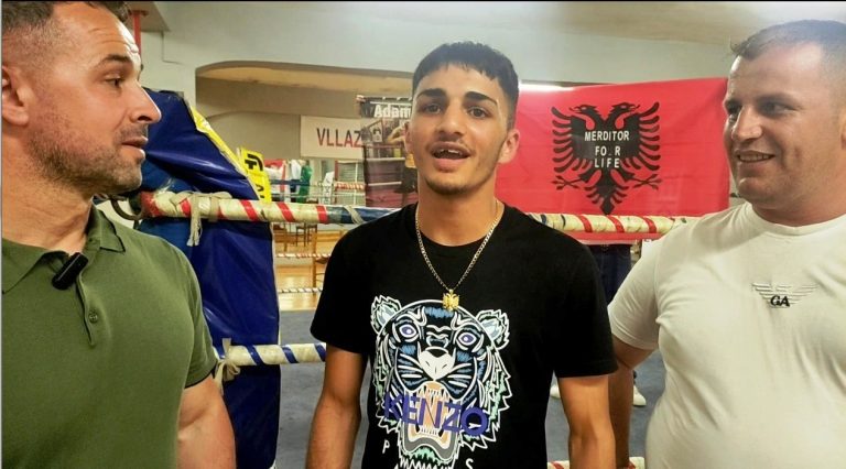 (Video) Adam Maca, një kampion shqiptar që vjen nga Anglia për të boksuar për Vllazninë në Kampionatin Kombëtar U16. Objektivi, medalje në Europian!