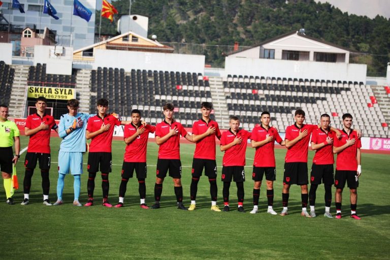 Miqësorja e dytë / Shqipëria U-17 mposht 3-1 Maqedoninë e Veriut me golat e Pepnikaj, Malaj e Arifit