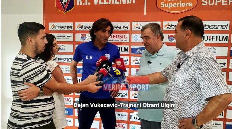 (Video) Humbi miqësoren me Vllazninë, 2-0, trajneri i Otrant  Olimpik të Ulqinit Dejan Vukeçeviç, i kënaqur me skuadrën e tij. Stadiumi “Loro Boriçi”-1 gusht 2023
