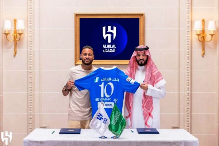 Neymar da Silva Santos Júnio firmos kontratë 2 vjeçare për Al-Hilal. Sulmuesi brazilian përfiton 80 milion euro për sezon