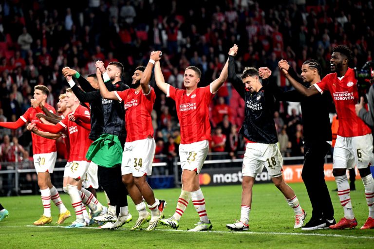 PSV mund thellësisht Rangers, dhe së bashku me Antwerp e Copenhagen kualifikohen në fazën e grupeve të Champions