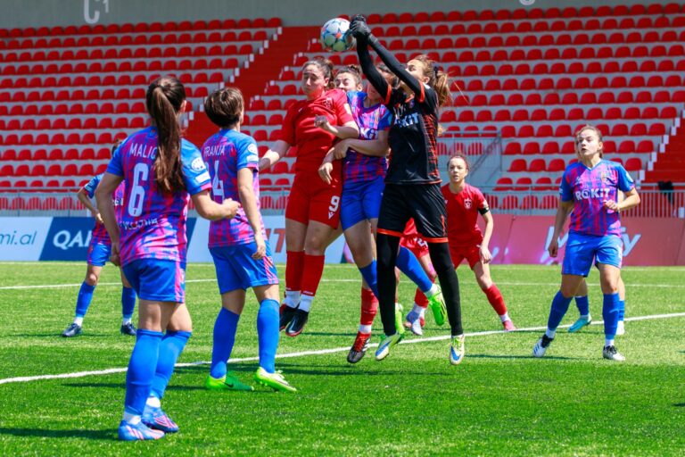 Futboll Femra-Nis nesër Kategoria Superiore. Kampionia Vllaznia luan të dielën në transfertë me Partizanin