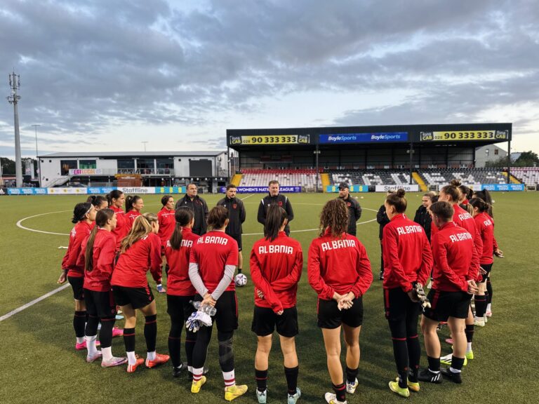 Futboll Femra-Shqipëria kryen përgatitjet e fundit në Belfast 24 orë përpara sfidës me Irlandën e Veriut. Ekipi. Liga e Kombeve