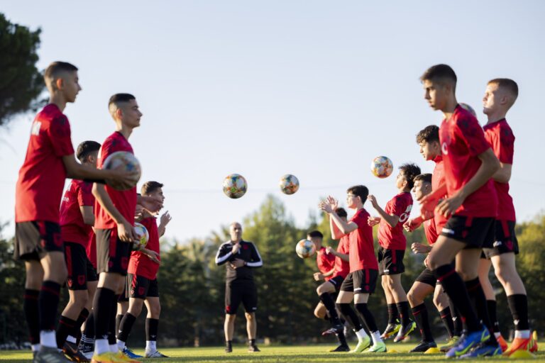 Turneu “UEFA Development” U-15 në Shqipëri / Trajneri Dama shpall listën e Kombëtares U-15. Asnjë futbollist nga Vllaznia!