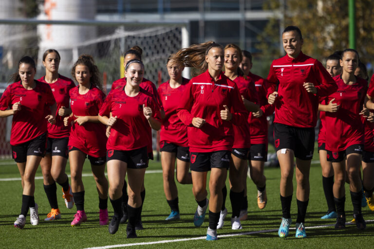 (Video) EURO U-19 për vajza/ Jehona Coka & Arlinda Kodra: Kemi grup të mirë, synojmë ngjitjen në Ligën A
