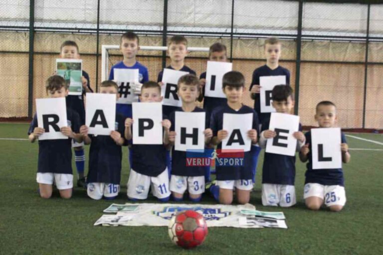 “Rip Raphael”, KF Bashkimi me nismën e radhës. Solidarizimi  i futbollistëve të vegjël U9, në shenj respekti për lojtarin ganez të Egnatias që humbi jeten në fushën e lojës