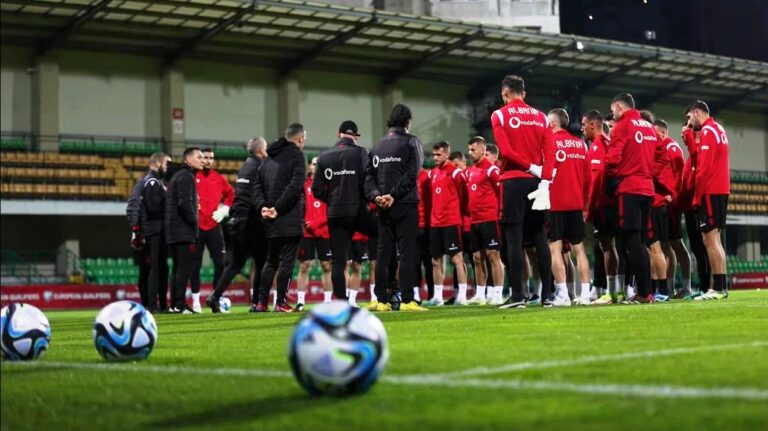 (Video) Anti-Moldavia, kuqezinjtë zhvillojnë seancën e fundit stërvitore në stadiumin moldav ‘Zimbru’ të Kishinaut. Nesër, Moldavi-Shqipëri, ora 18:00