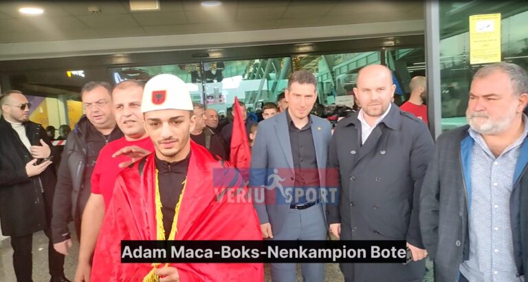 (Video) BOKS-Nënkampioni i Botës, Adam Maca dhe trajneri Klaodio Çekini priten me respekt dhe ovacione nga tifozëria kuqezi dhe autoritetet e sportit shqiptar