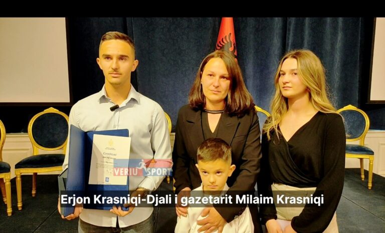 (Video) Gazetari dhe komentatori i njohur i sportit kosovar, Milaim Krasniqi nderohet me çmimin “Ismet Bellova”(pas vdekjes). Emocionet e djalit të tij, futbollistit Erjon Krasniqi, si dhe miqve dhe kolegëve Dëfrim Methasani, Gani Kosumi, Mehmet Krasniqi