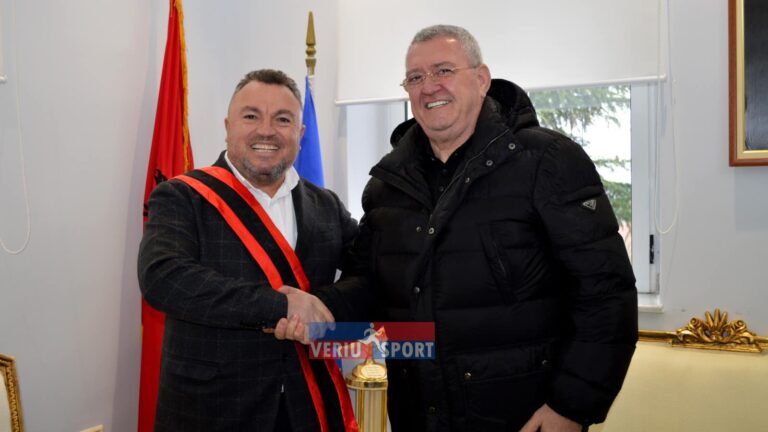 Duka, vizitë në Pukë. Kreu i FSHF-së, premton financimin e dy fushave moderne futbolli, mbështetje dhe financime të terreneve dhe klasave sportive, ekipeve zinxhir të KF Tërbunit, infrastrukturën e stadiumit “Ismail Xhemali, etj