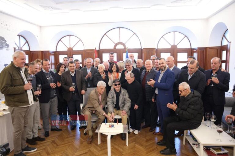 (Video) Bashkia Shkodër, pritje për 105 vjetorin e Vllaznisë