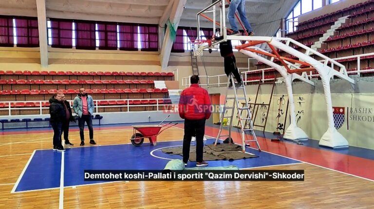 Ekskluzive-(Video) Dëmtohet tabela e koshit në pallatin e sportit “Qazim Dervishi” të Shkodrës. Ndërpritet ndeshja e të rinjëve, Vllaznia-Dinamo.  Rrezikohet superndeshja e Superligës së basket meshkuj, Vllaznia-Tirana