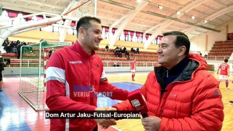 (Video) Futsal-Kampionati Europian i meshtarëve. Shqipëria mund Italinë, 4-2. Më i miri në fushë, Dom Artur Jaku me 3 gola të shënuar
