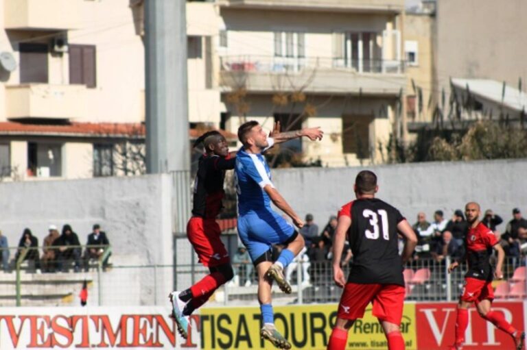 Kategoria e Parë-Luhen dy ndeshjet e fundit tw javws 21-të. Lushnja mund Vorën 2-1, Flamurtari mund Korabin 2-0, arrin vendin e 3-të